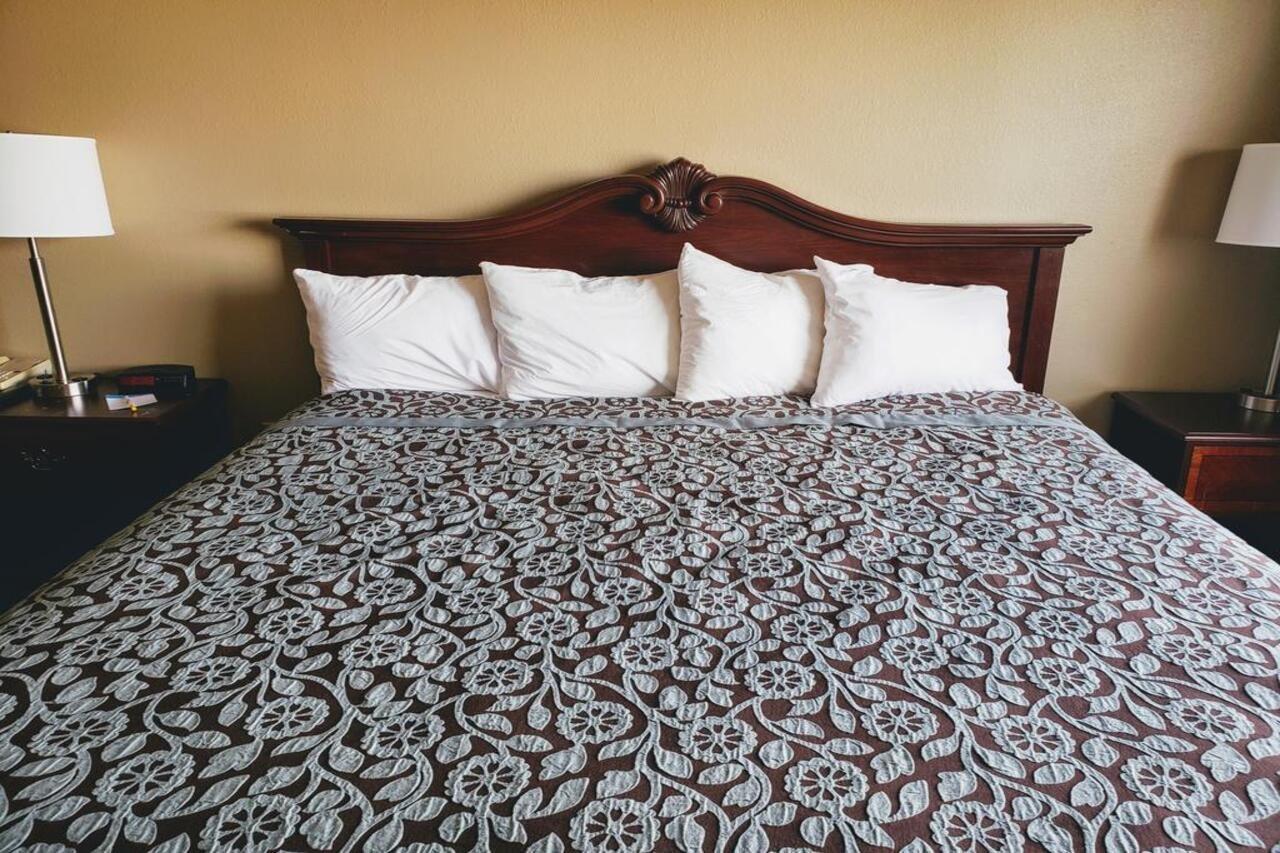 Days Inn & Suites By Wyndham Of Morris מראה חיצוני תמונה