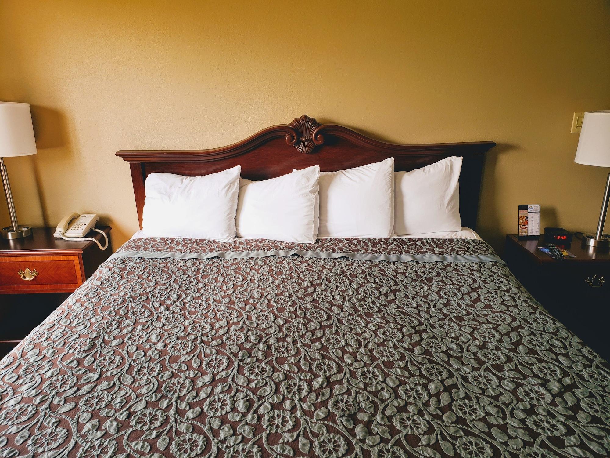 Days Inn & Suites By Wyndham Of Morris מראה חיצוני תמונה