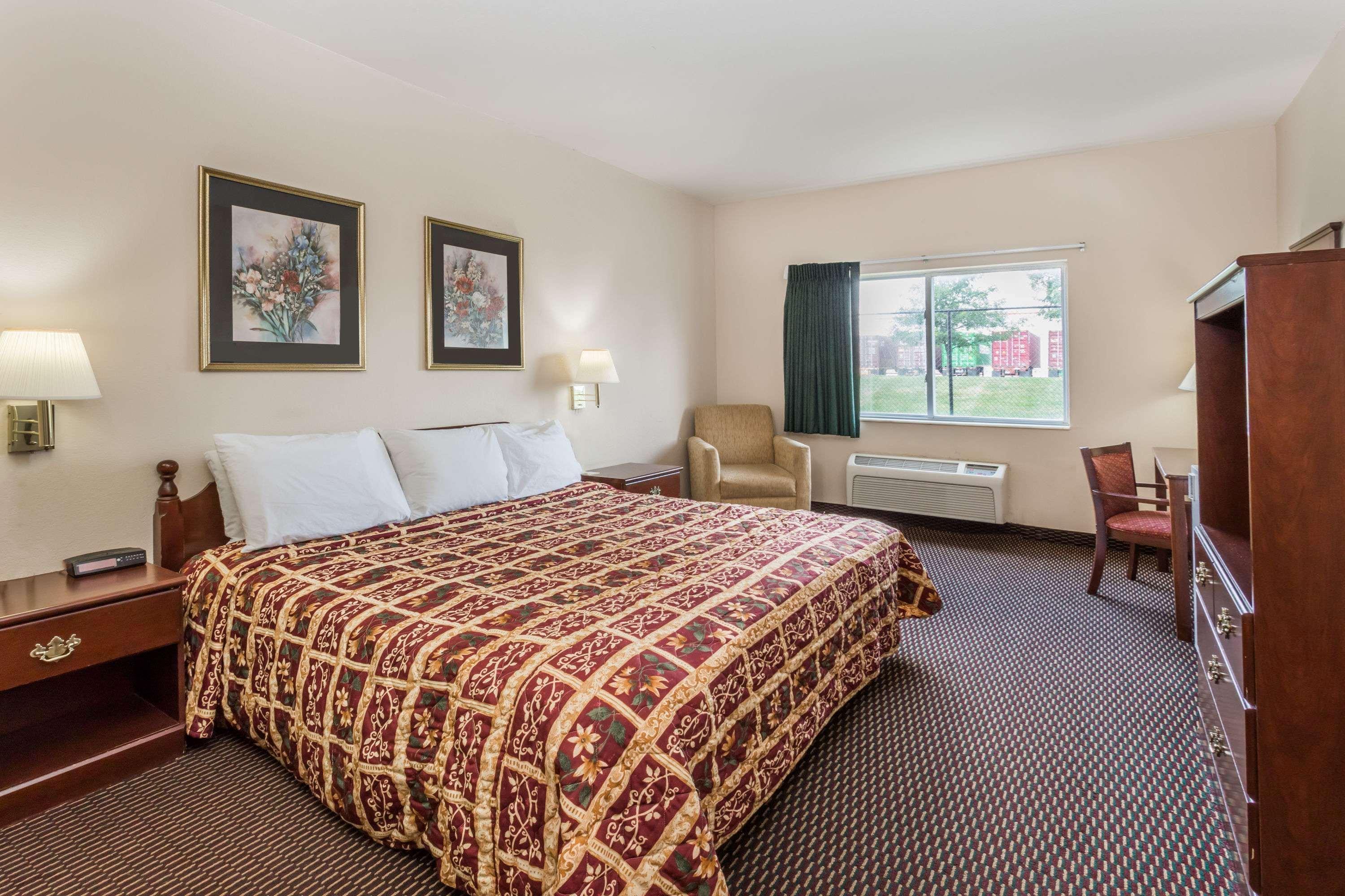 Days Inn & Suites By Wyndham Of Morris מראה חיצוני תמונה