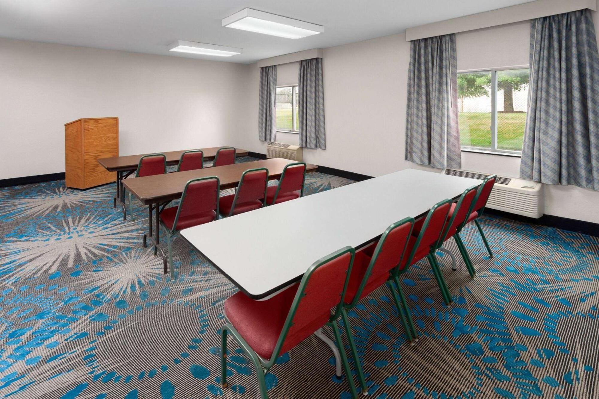 Days Inn & Suites By Wyndham Of Morris מראה חיצוני תמונה