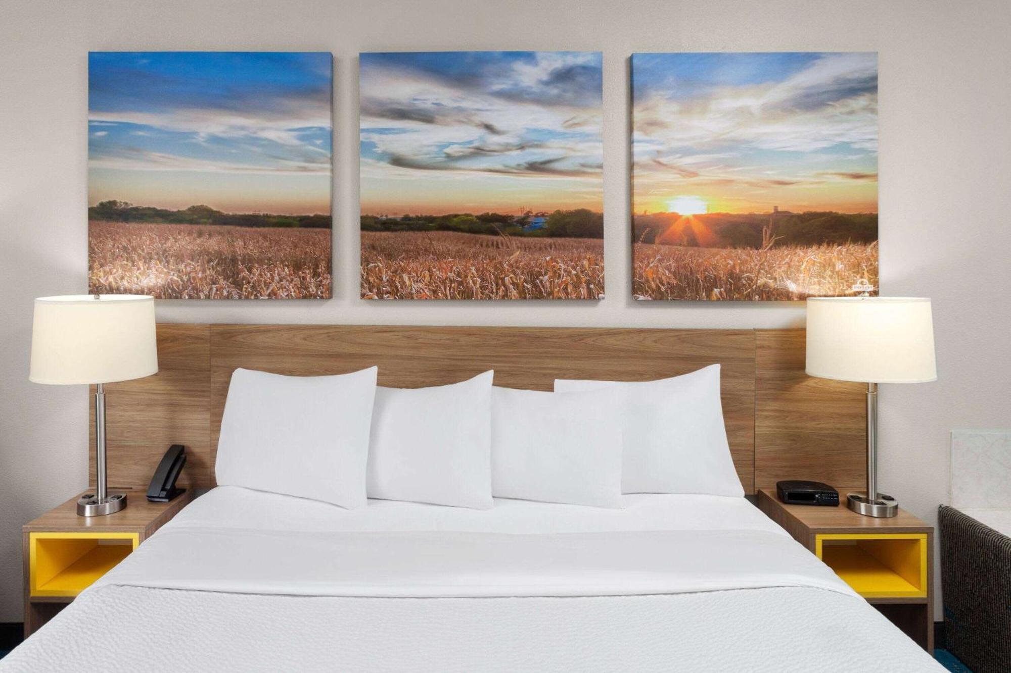 Days Inn & Suites By Wyndham Of Morris מראה חיצוני תמונה