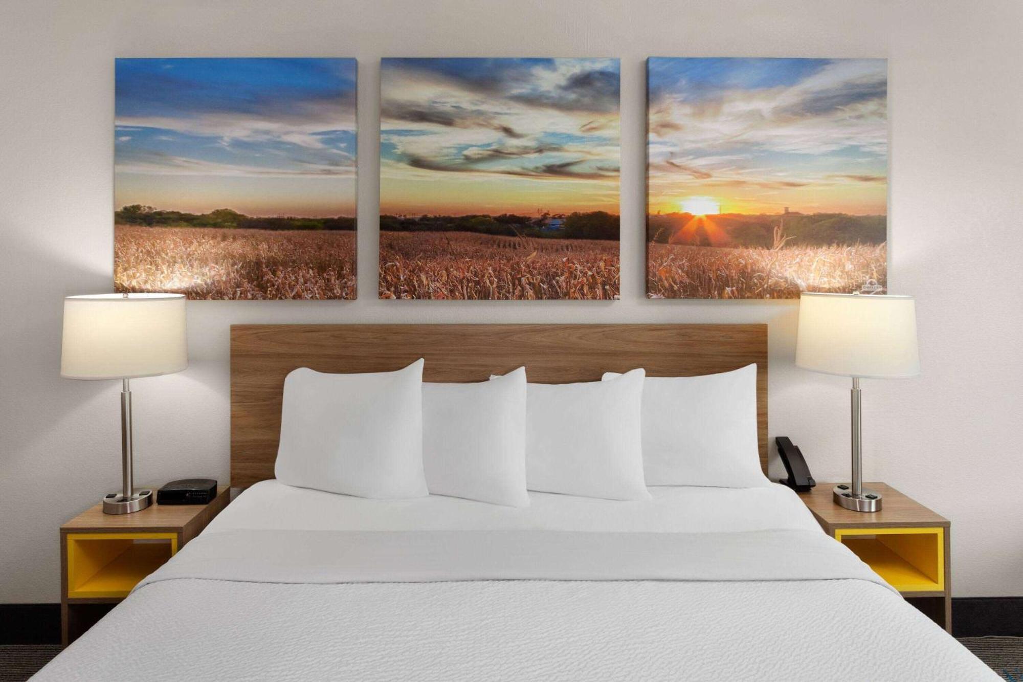 Days Inn & Suites By Wyndham Of Morris מראה חיצוני תמונה