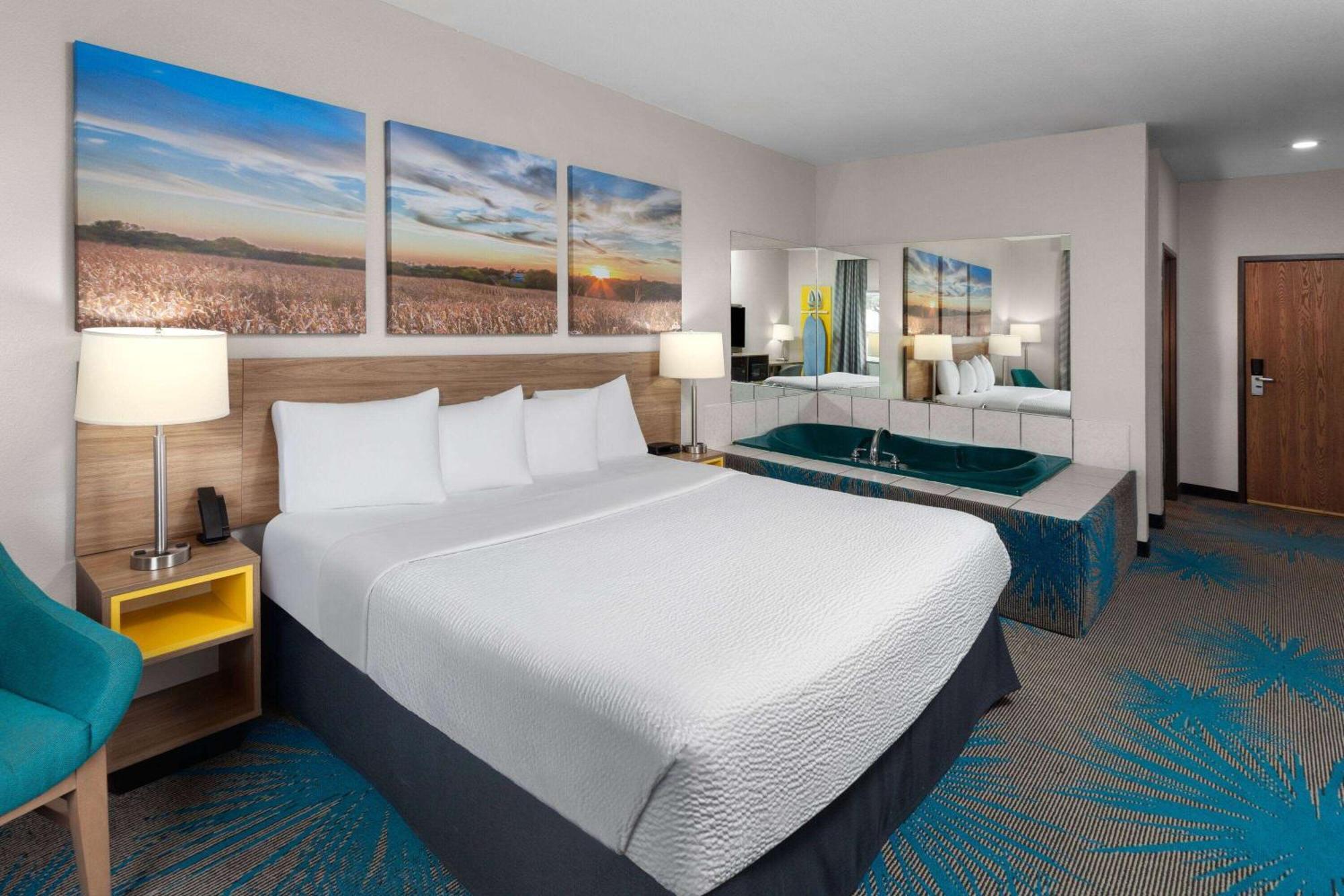 Days Inn & Suites By Wyndham Of Morris מראה חיצוני תמונה