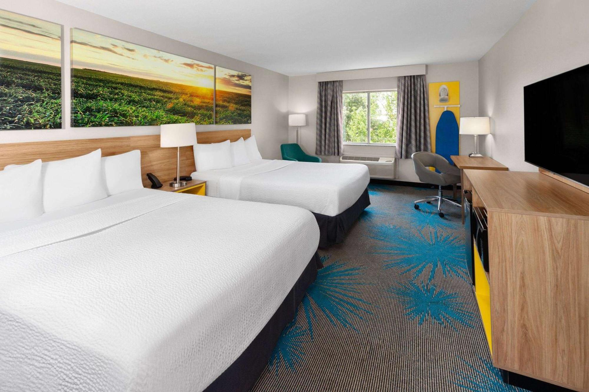 Days Inn & Suites By Wyndham Of Morris מראה חיצוני תמונה