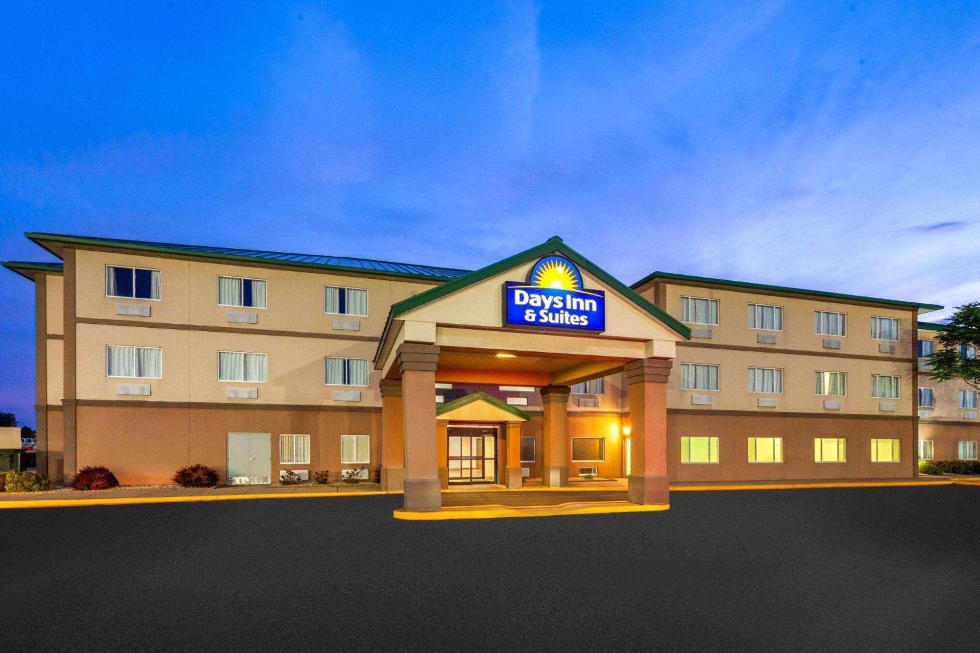 Days Inn & Suites By Wyndham Of Morris מראה חיצוני תמונה