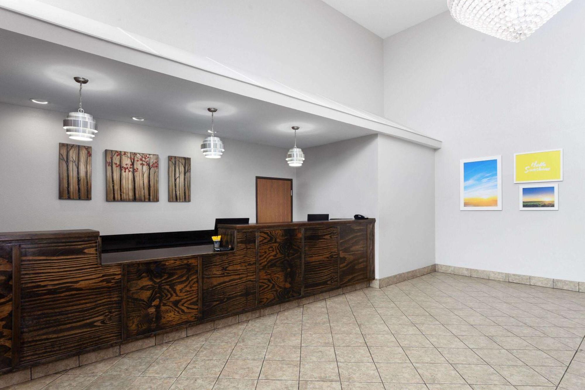 Days Inn & Suites By Wyndham Of Morris מראה חיצוני תמונה