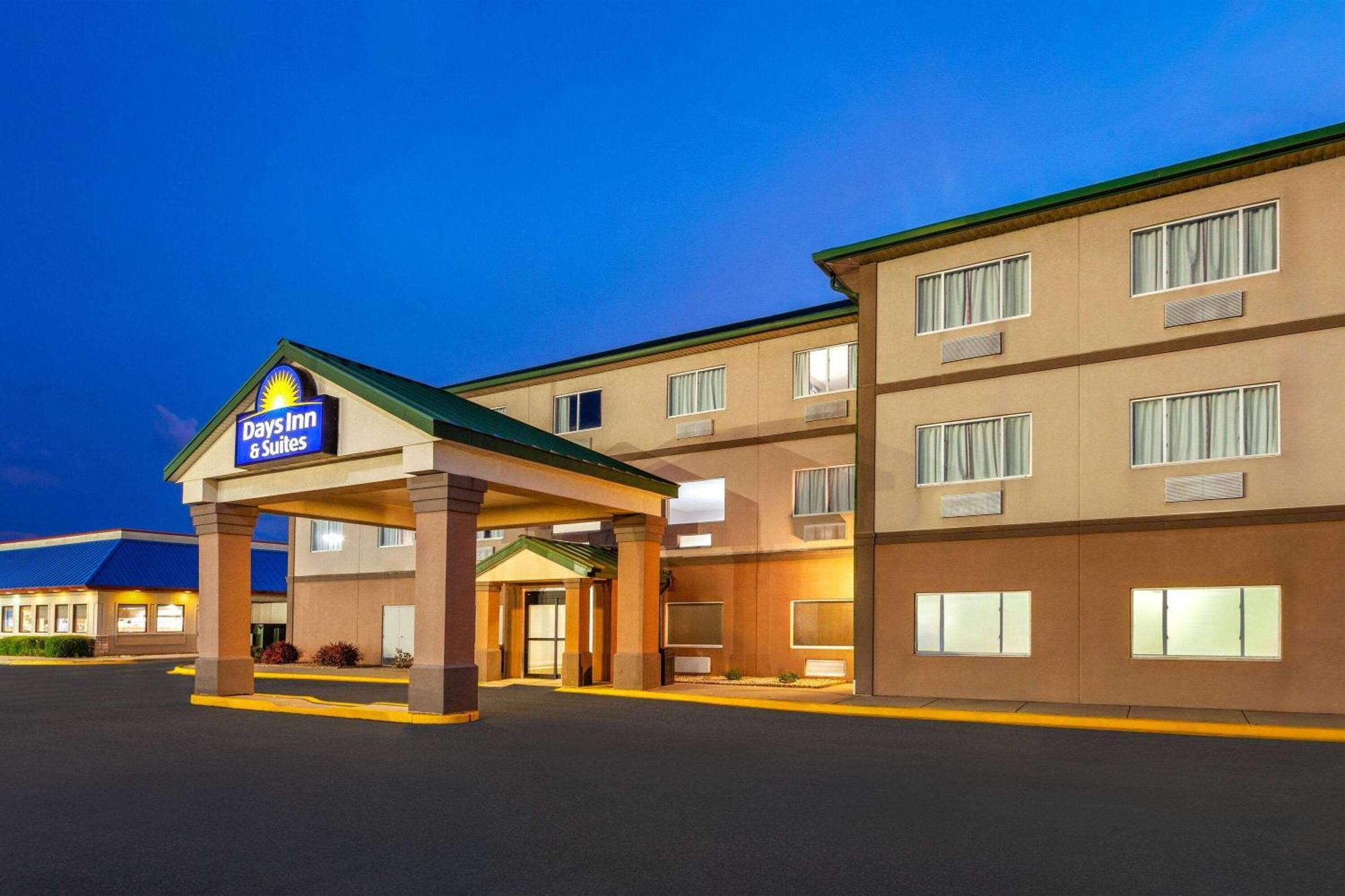 Days Inn & Suites By Wyndham Of Morris מראה חיצוני תמונה
